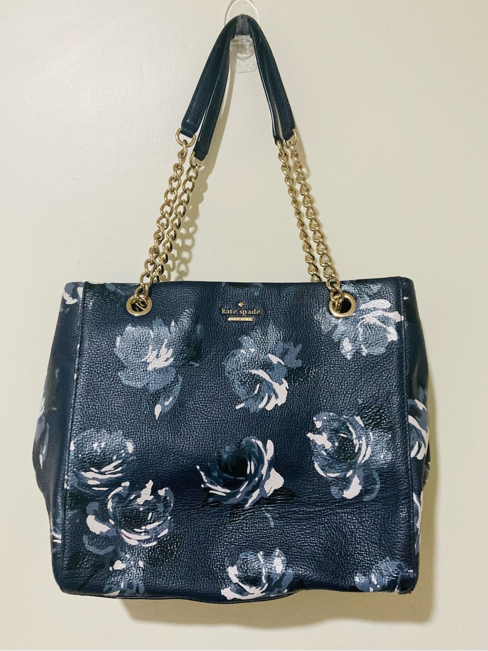 LIKE NEW kate spade Briar Lane Night Rose Meena Navy Floral Leather Golden Chain